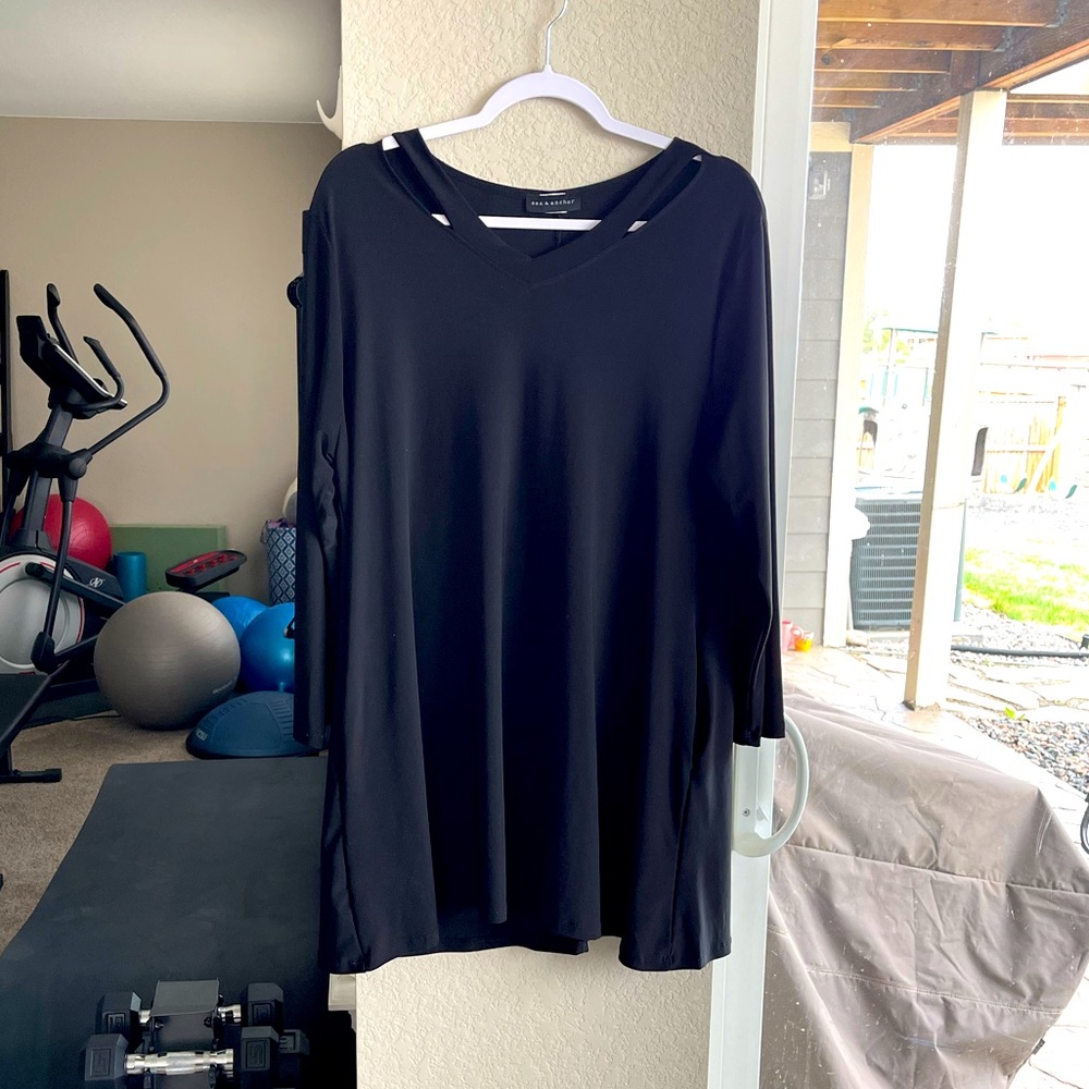 Sea & Anchor Black long sleeves soft flowing Tunic with pockets. Size XL